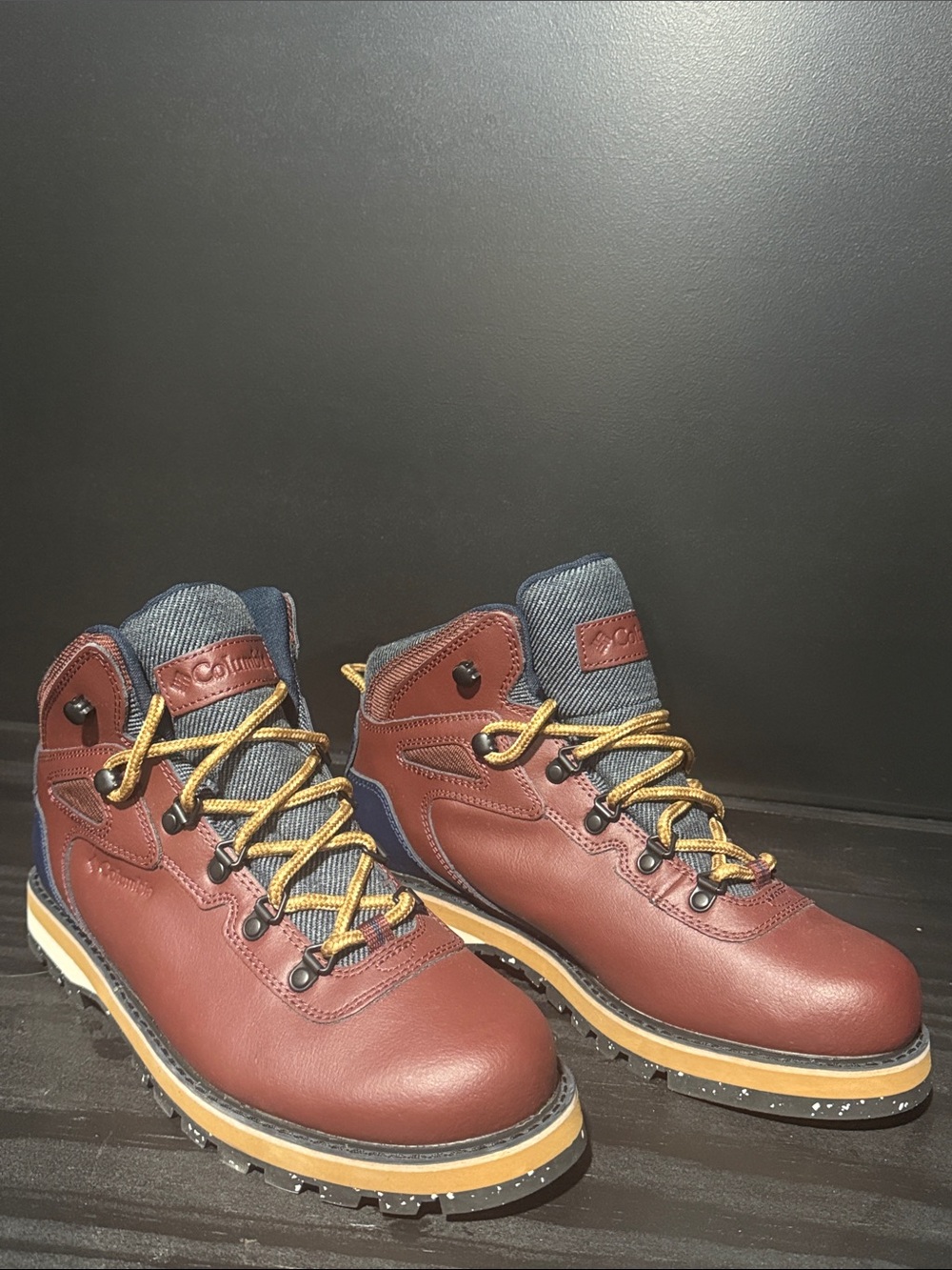 Columbia Men's Leather Hiking Boots in Brown with Yellow Laces. Size 8.5